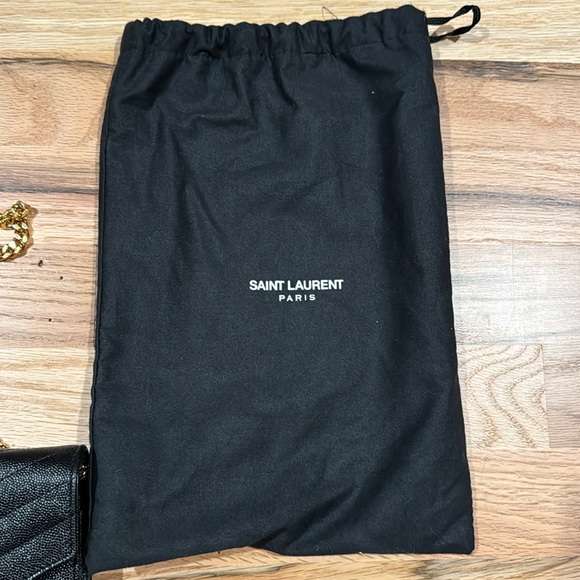 Authentic SAINT LAURENT
Cassandre matelassé textured-leather shoulder bag - Picture 5 of 5